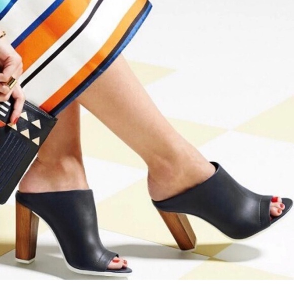 VINCE Leather Allison Open Toe Italian Slides Wooden Heel Black Size 6 - Picture 6 of 14